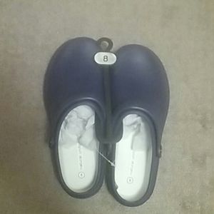 Slip on nursing shoes